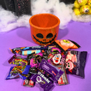 Pote de cerâmica Abóbora com 16 doces de Halloween – Casa da Bruxa